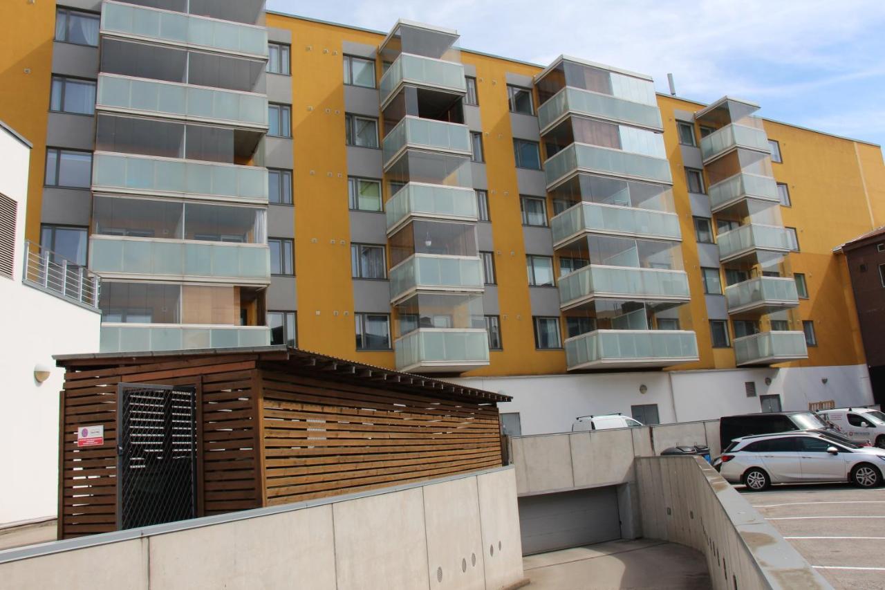 New Modern 4-Room Apartment With Big Balcony And Undeground Parking In Center Of ทาลลินน์ ภายนอก รูปภาพ